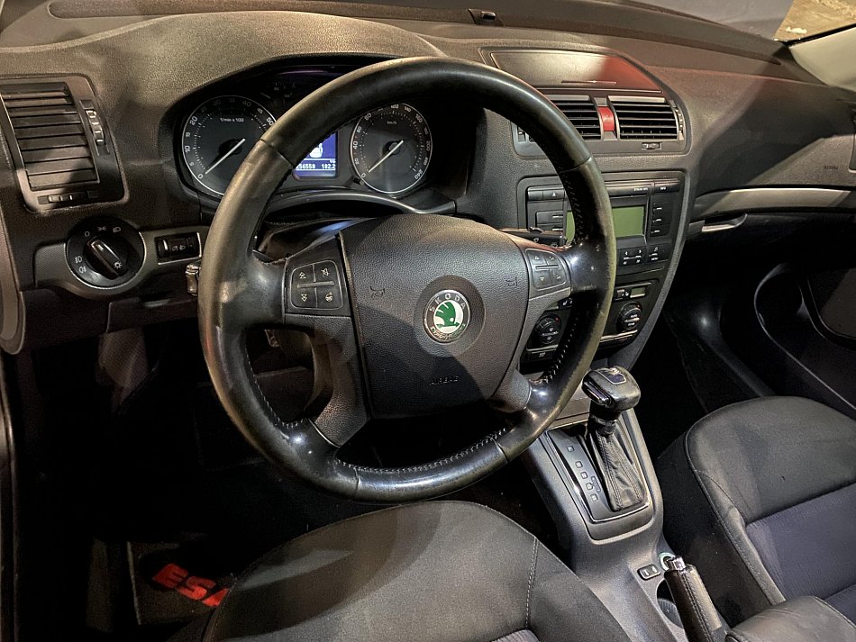 Škoda Octavia II 1.6 FSi Elegance