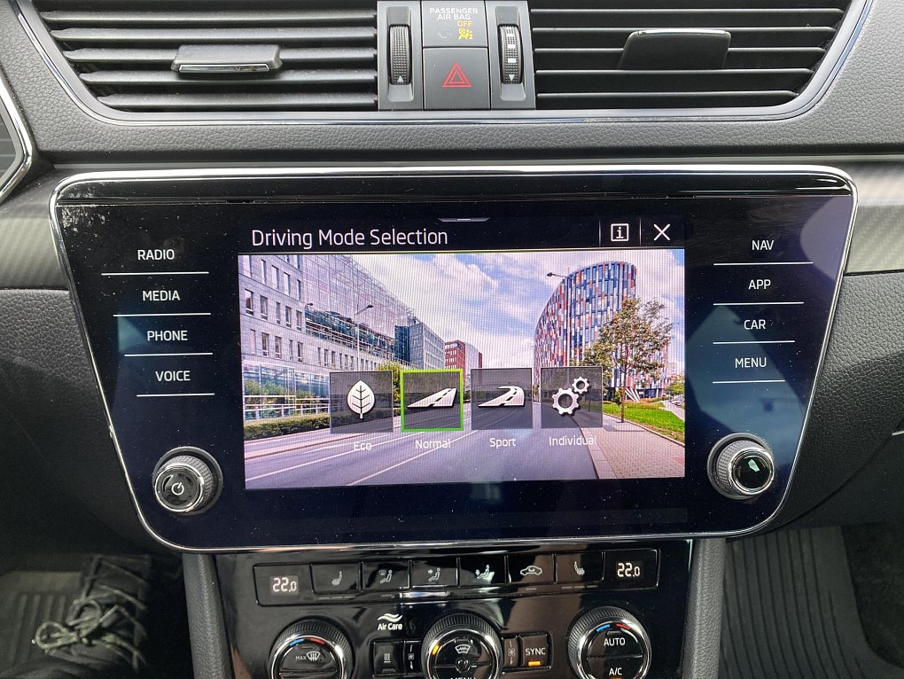 Škoda Superb III 2.0 TDi SportLine