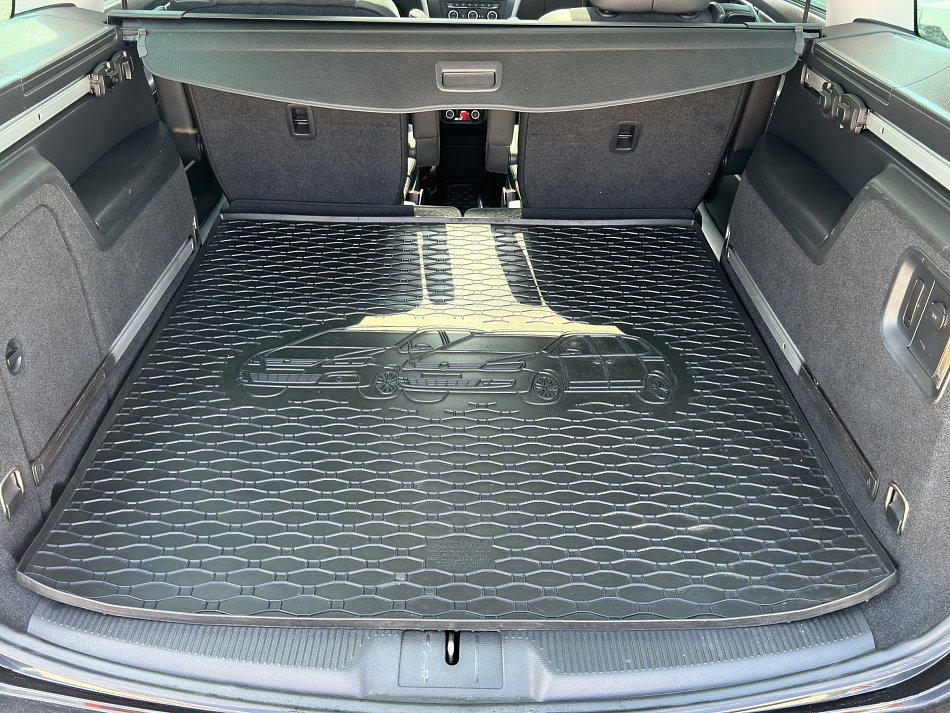 Volkswagen Sharan 2.0 TDi 