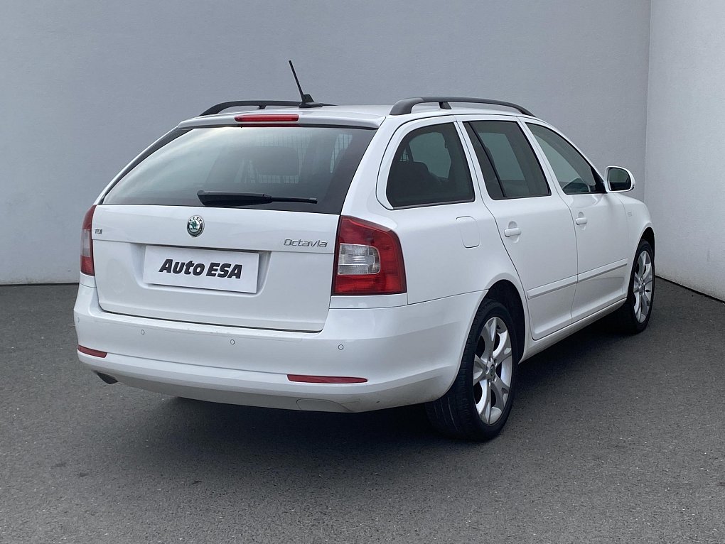 Škoda Octavia II 2.0 TDi Family