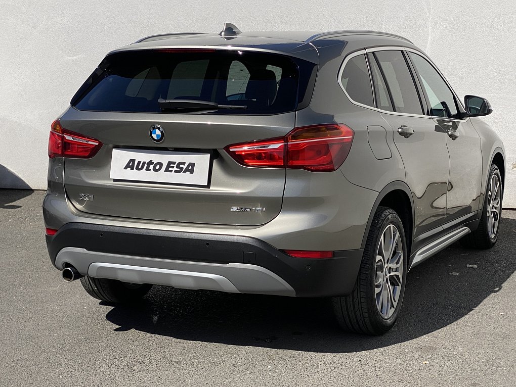 BMW X1 1.5 i X-Line sDrive 18i