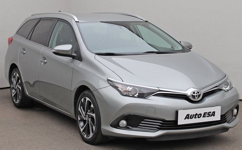 Toyota Auris 1.2T Edition touring sports