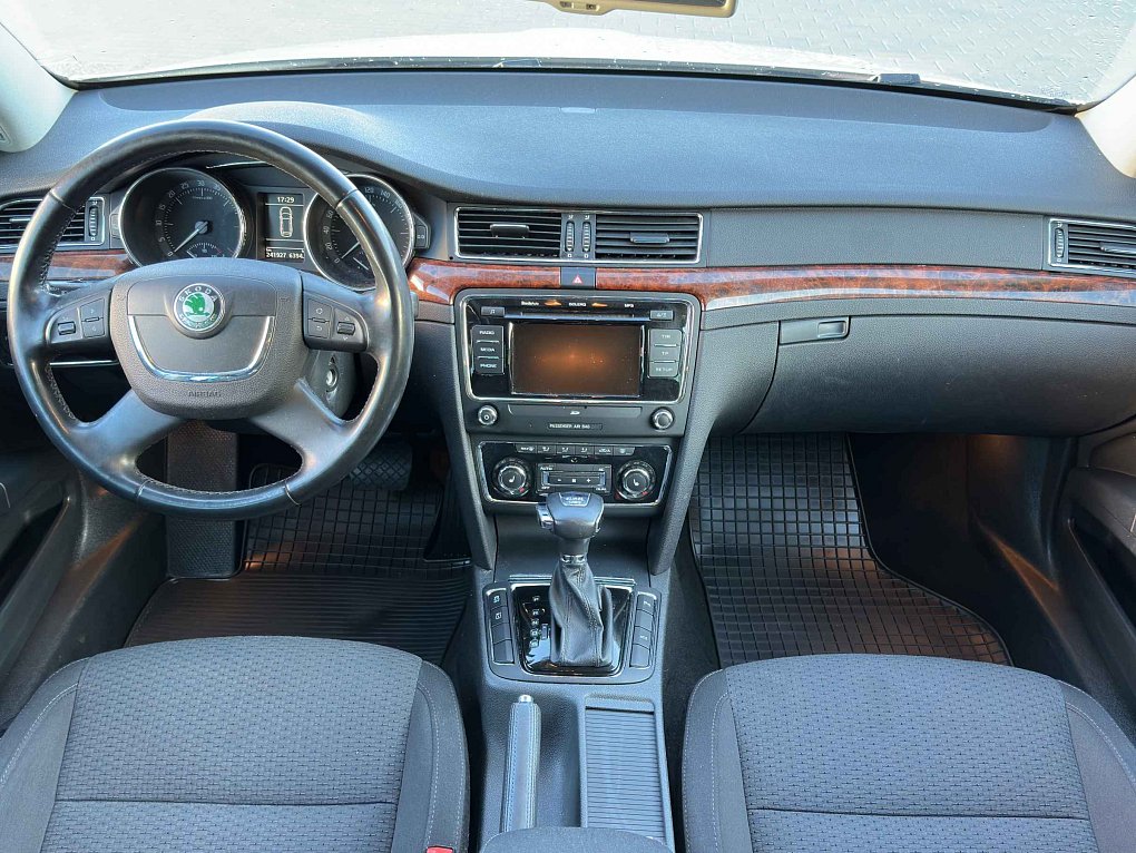Škoda Superb II 2.0TDi Elegance 4x4