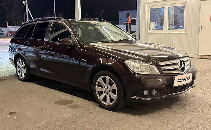 Mercedes-Benz Třída C 2.2 CDi 