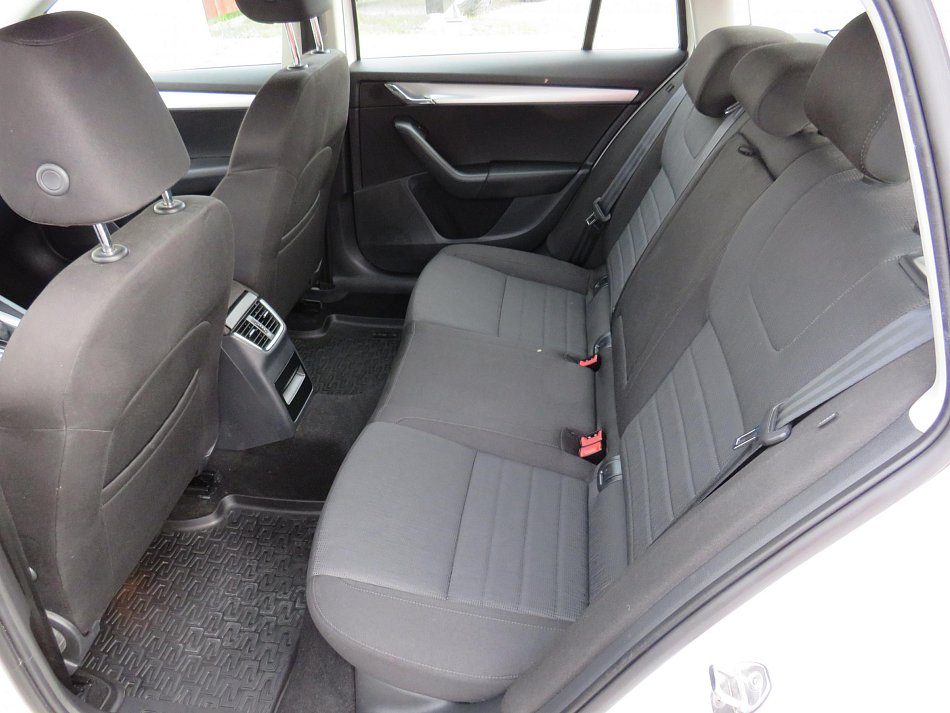 Škoda Octavia III 2.0TDI Elegance
