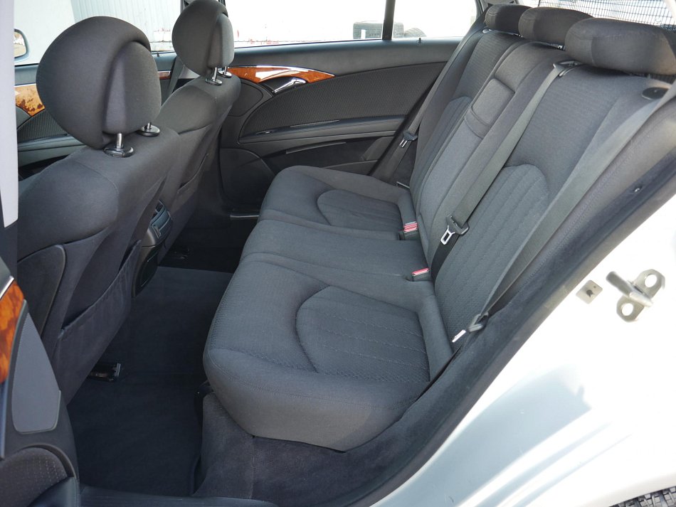 Mercedes-Benz Třída E 2.2CDi  E200