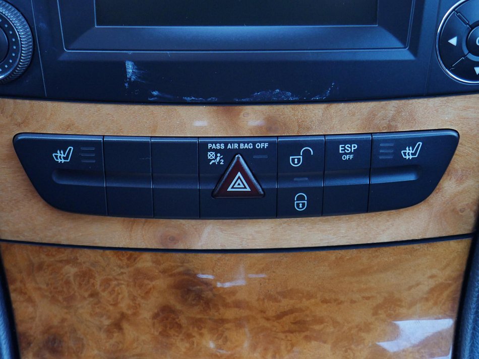 Mercedes-Benz Třída E 2.2CDi  E200