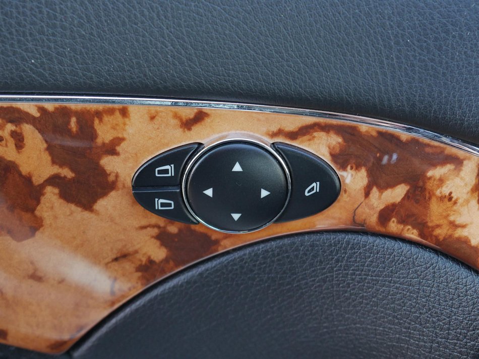 Mercedes-Benz Třída E 2.2CDi  E200