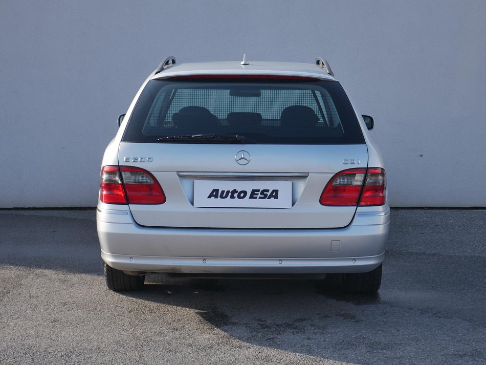 Mercedes-Benz Třída E 2.2CDi  E200