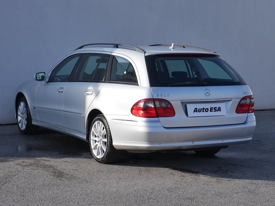 Mercedes-Benz Třída E 2.2CDi  E200