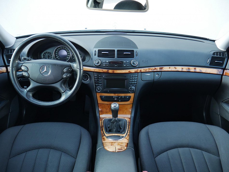 Mercedes-Benz Třída E 2.2CDi  E200