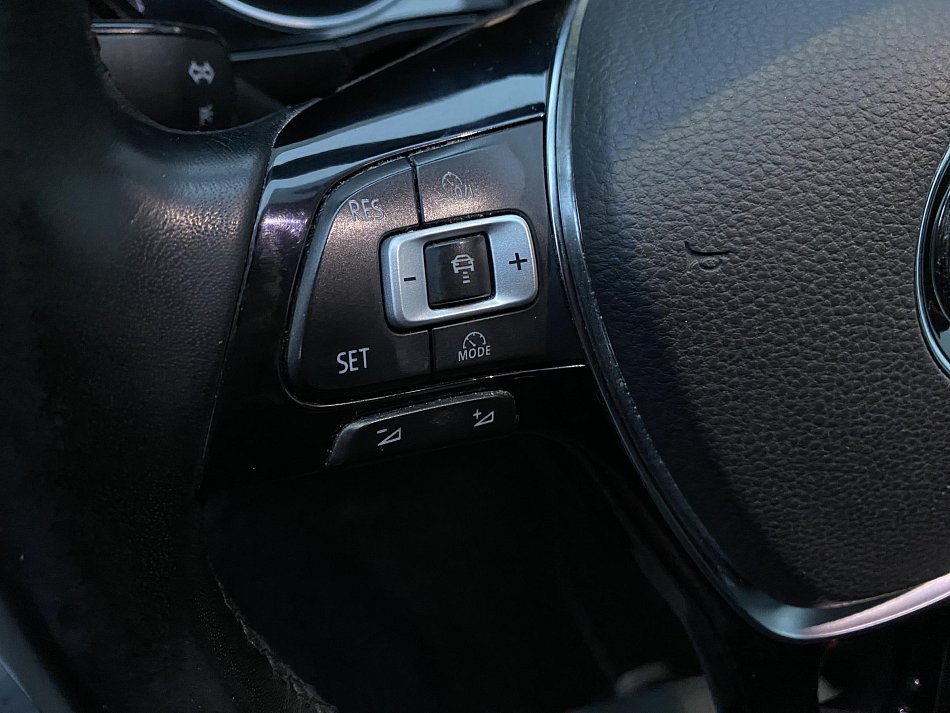 Volkswagen Touran 1.4TSi Highline