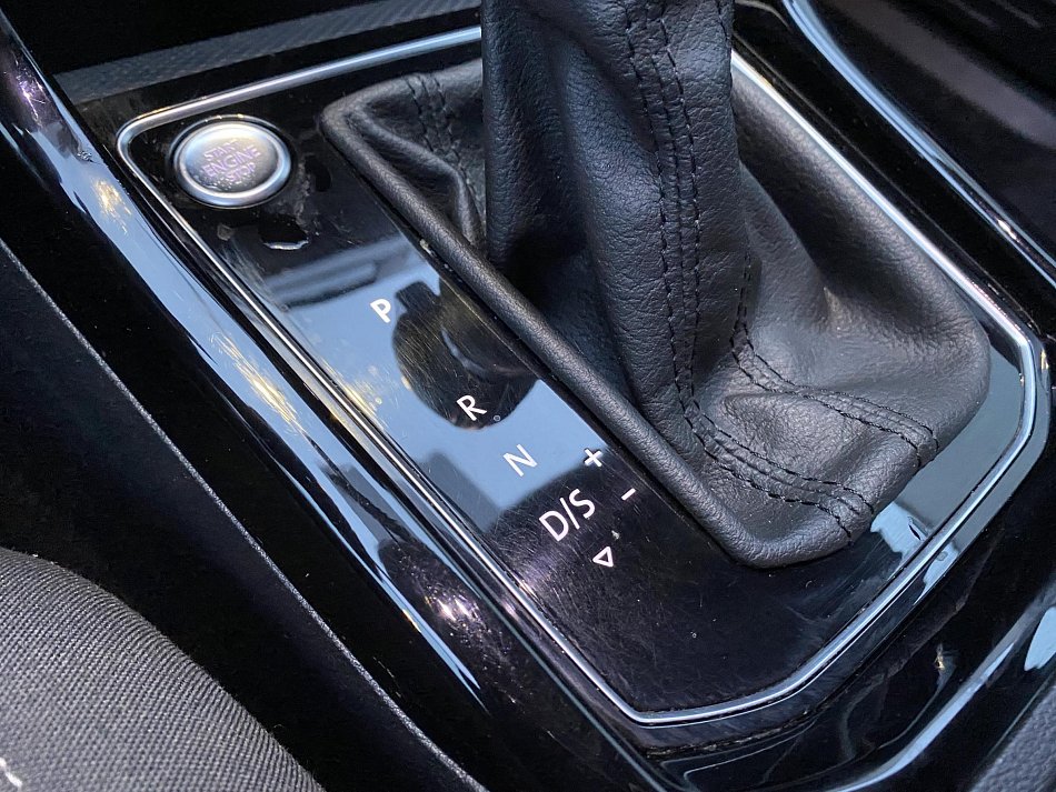 Volkswagen Touran 1.4TSi Highline