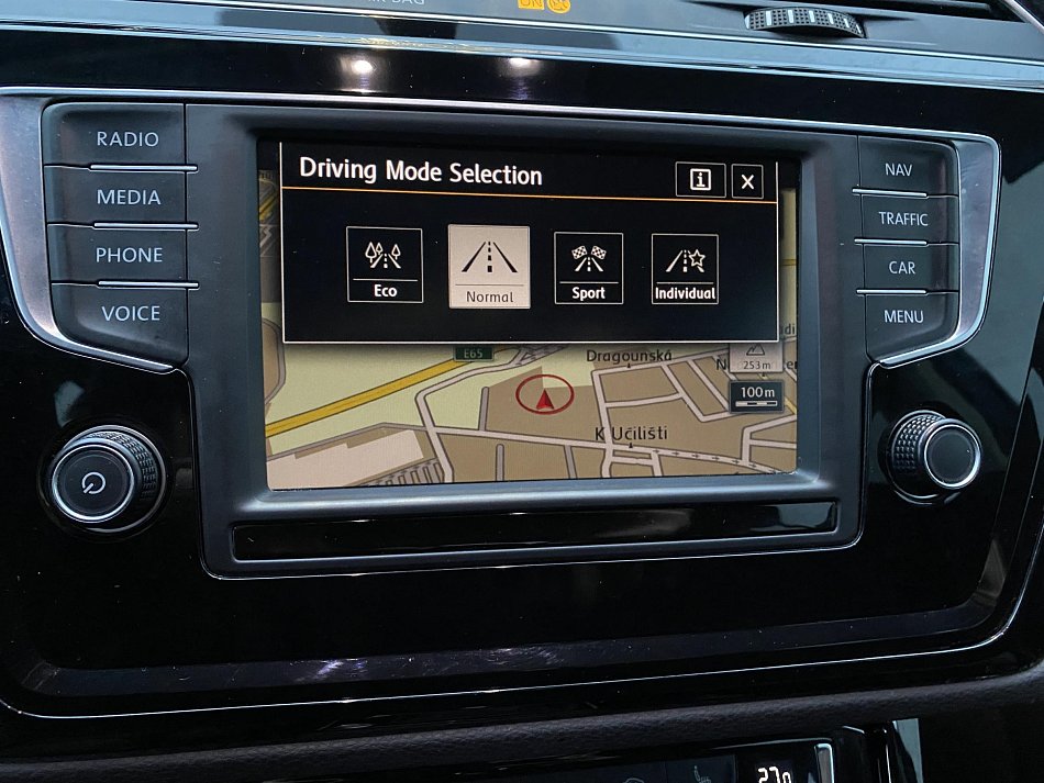 Volkswagen Touran 1.4TSi Highline