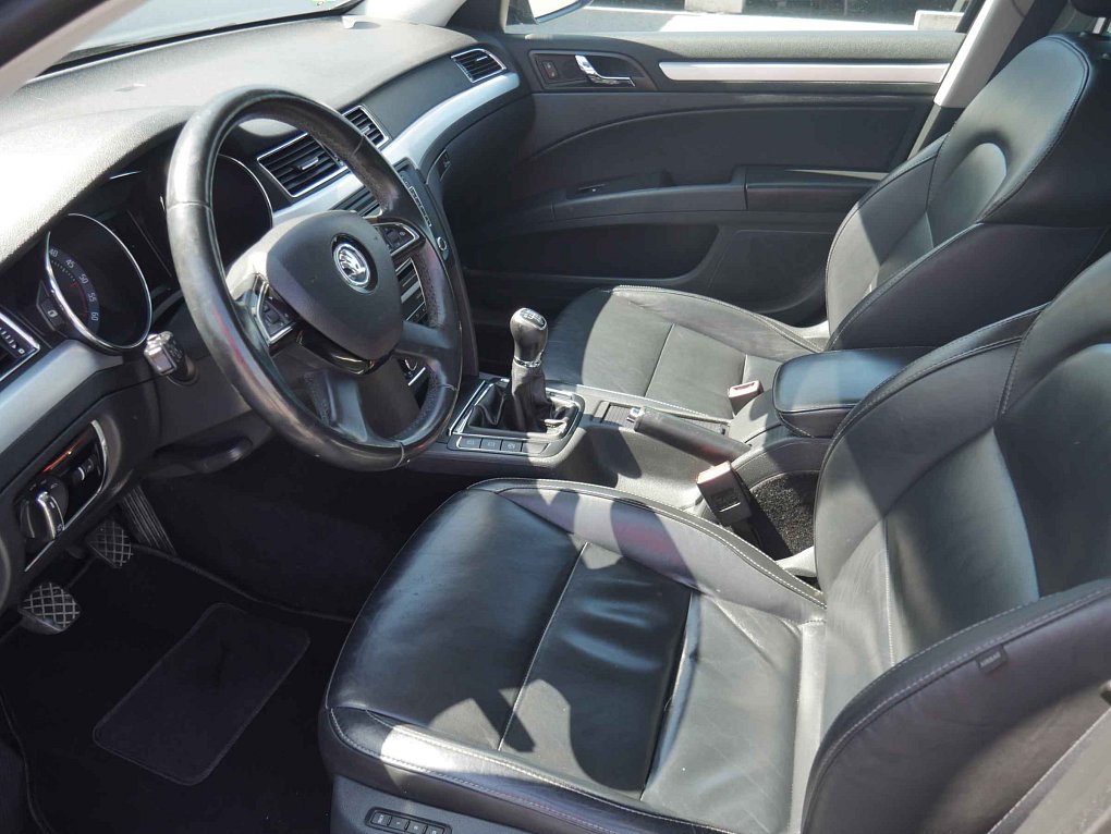 Škoda Superb II 2.0TDi Elegance