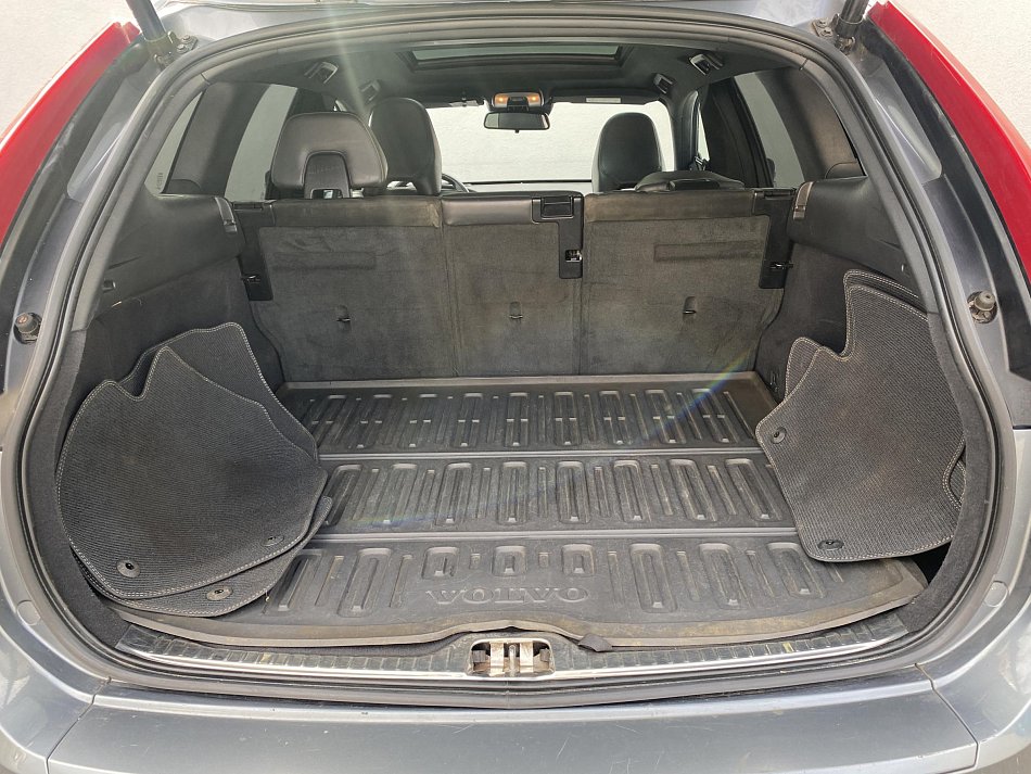 Volvo XC60 2.4 R-design 4x4