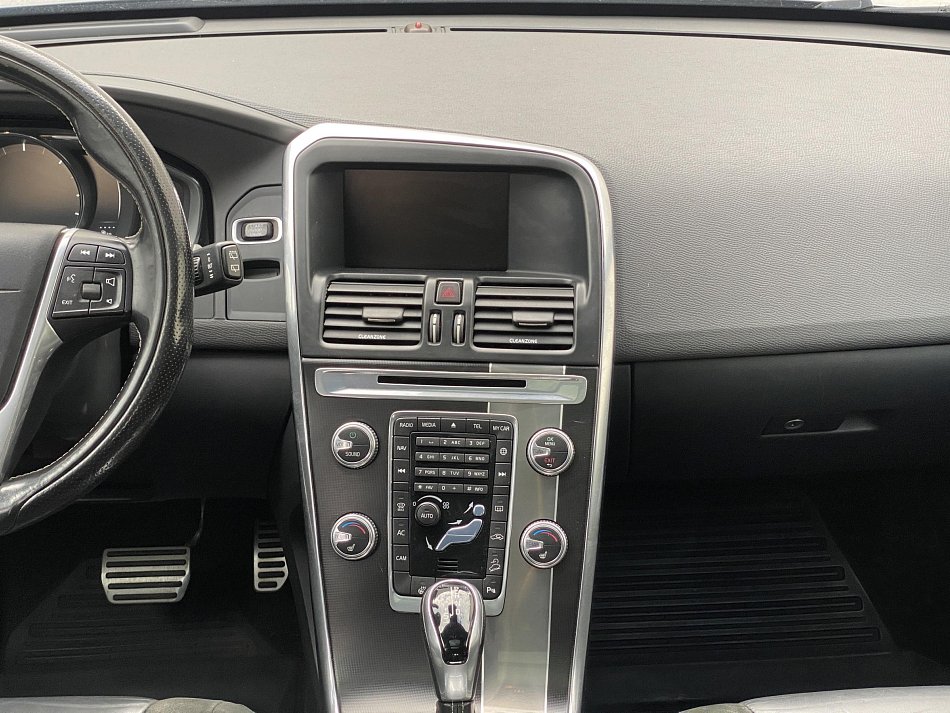 Volvo XC60 2.4 R-design 4x4