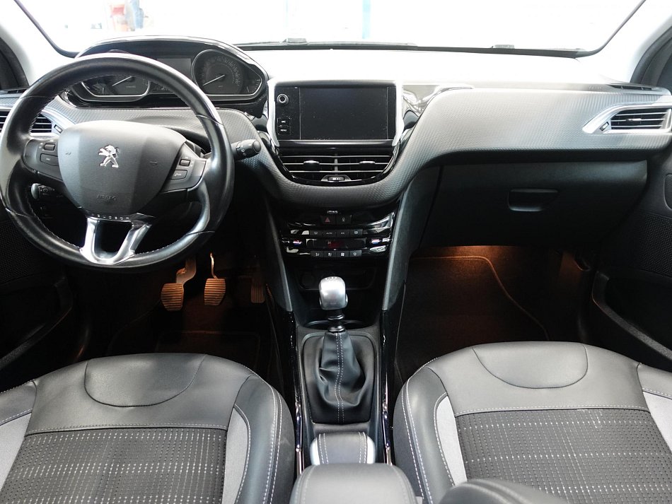 Peugeot 2008 1.2PT 