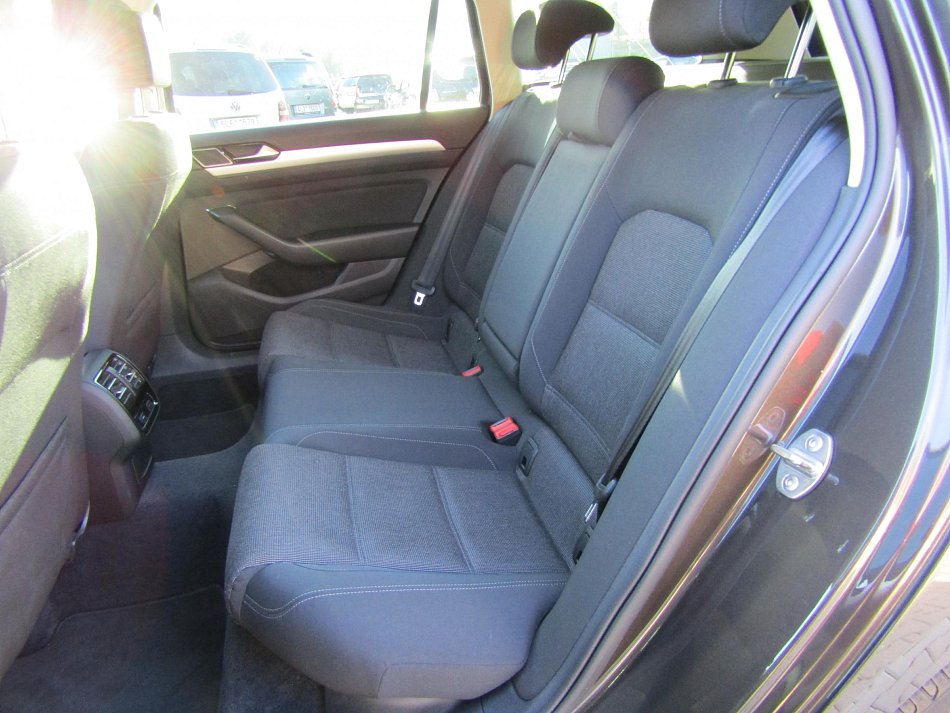 Volkswagen Passat 1.6 TDi 