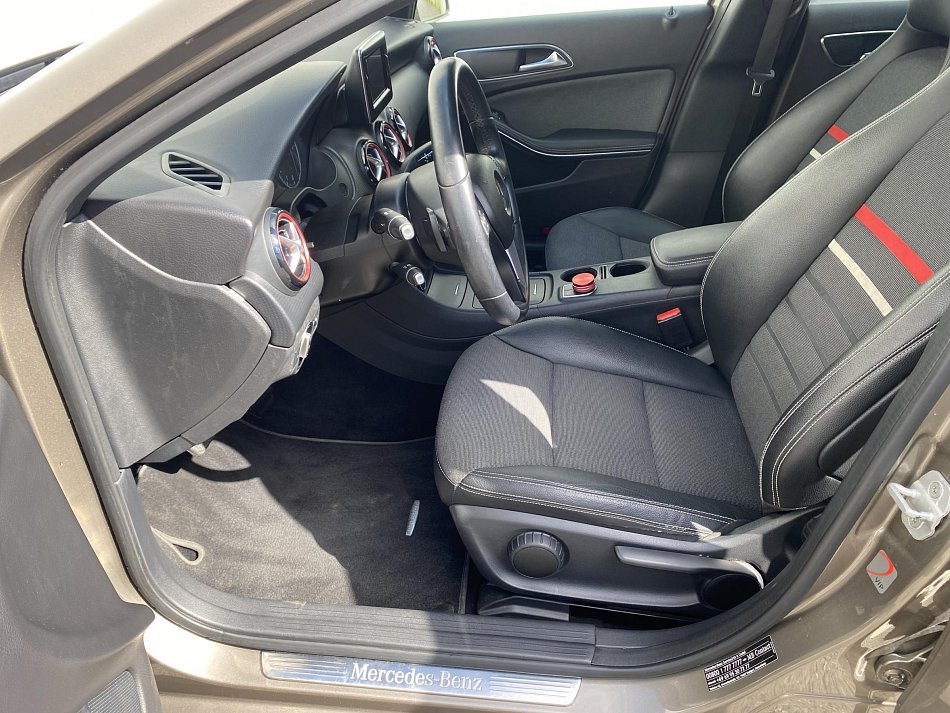 Mercedes-Benz Třída A 1.6i  A180