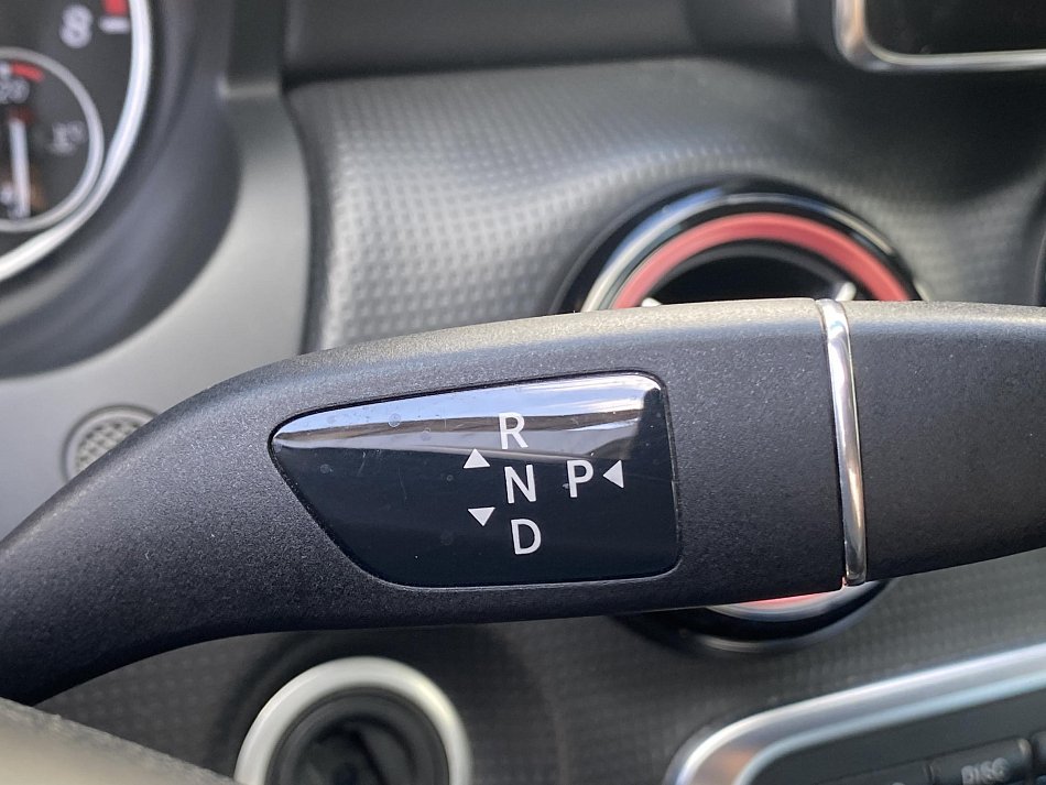 Mercedes-Benz Třída A 1.6i  A180