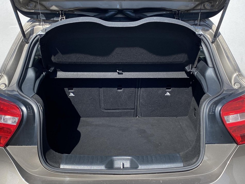 Mercedes-Benz Třída A 1.6i  A180