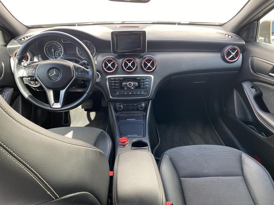 Mercedes-Benz Třída A 1.6i  A180