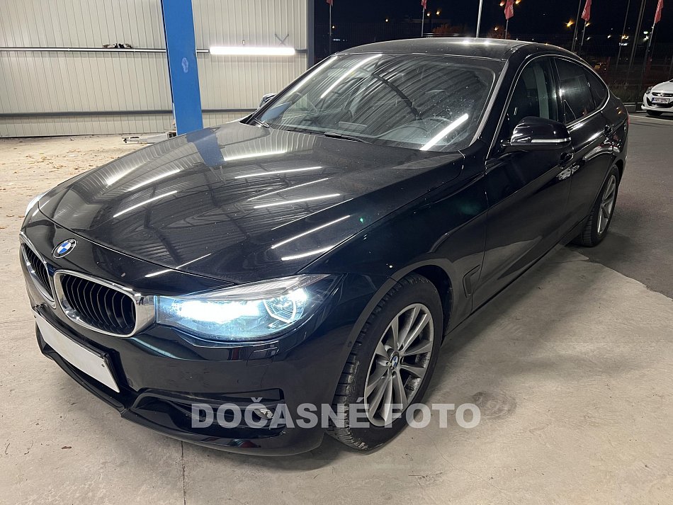 BMW Řada 3 330 i 
