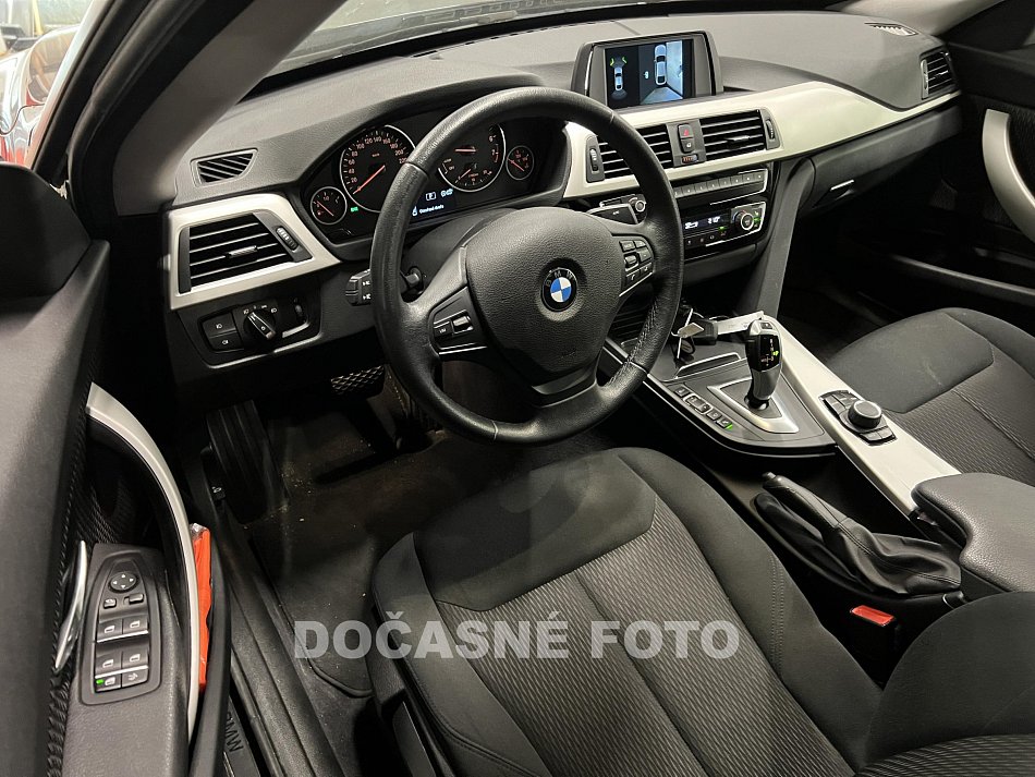BMW Řada 3 330 i 