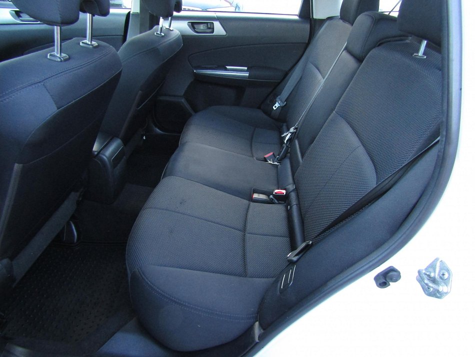 Subaru Forester 2.0 i  4x4