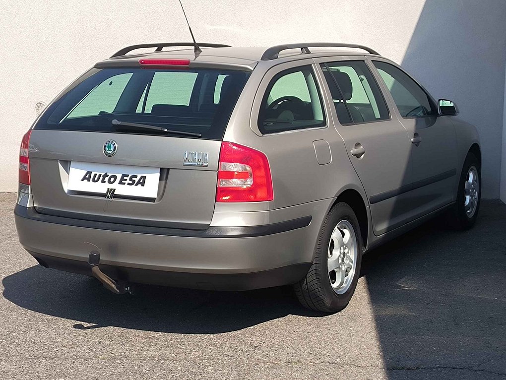 Škoda Octavia II 1.6 MPi Ambiente
