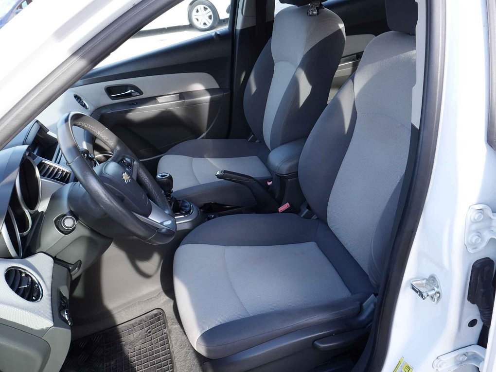 Chevrolet Cruze 1.6 16V 