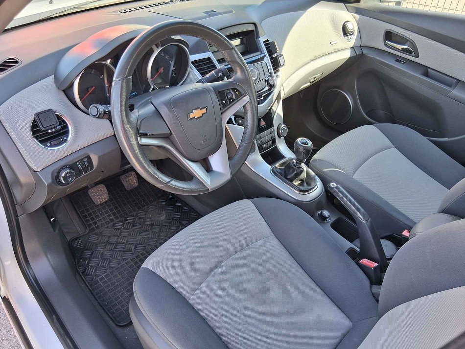 Chevrolet Cruze 1.6 16V 