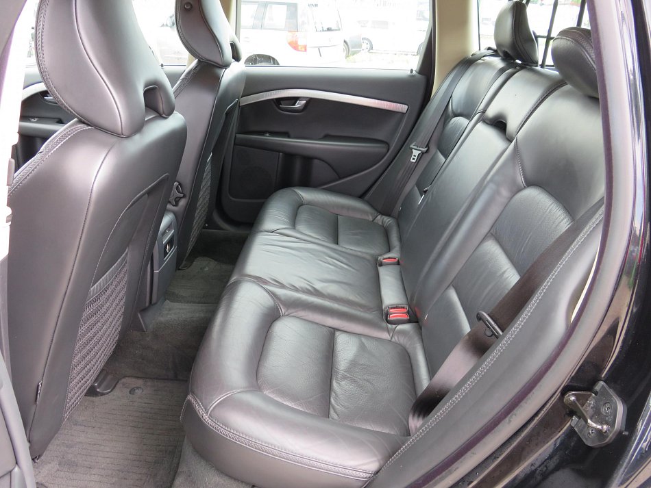 Volvo XC70 2.4 D5  AWD