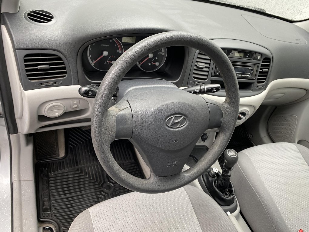 Hyundai Accent 1.4 i 