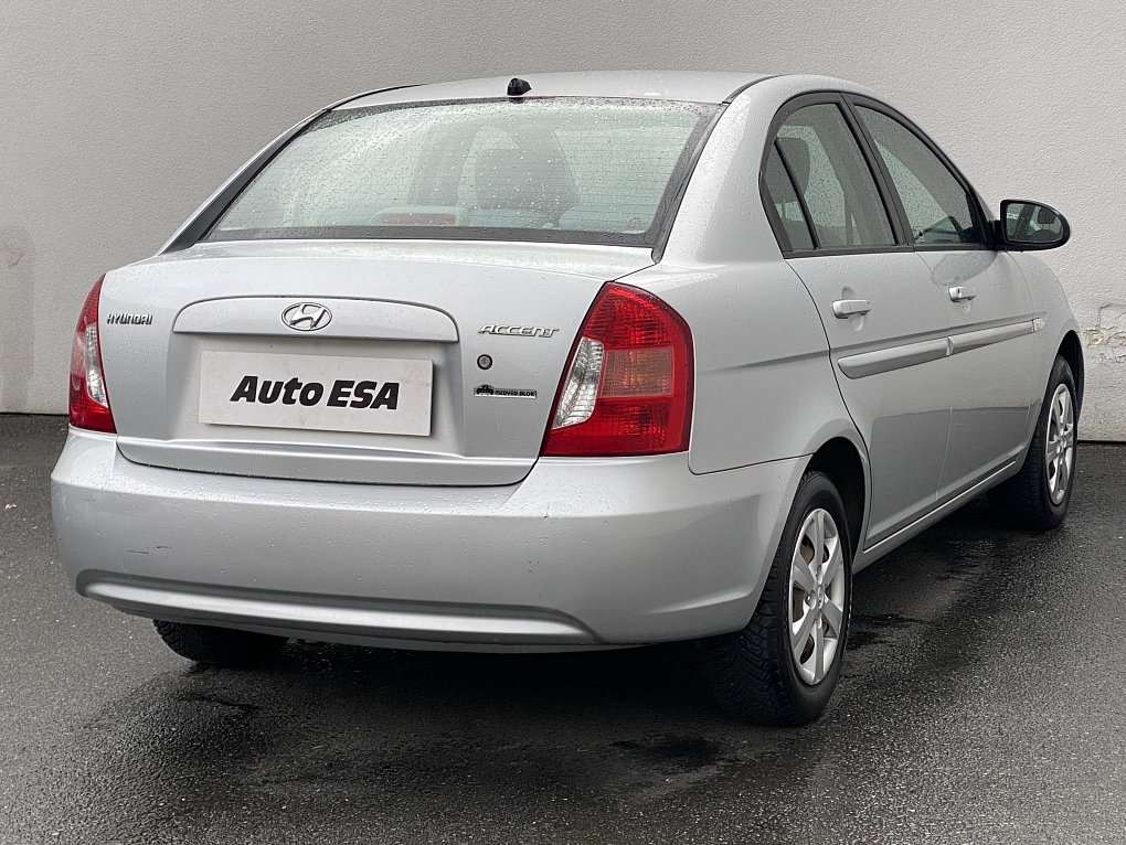 Hyundai Accent 1.4 i 