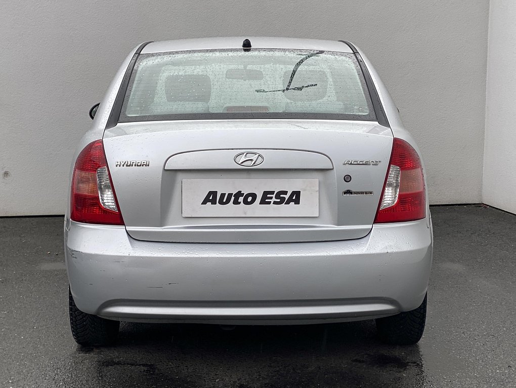 Hyundai Accent 1.4 i 