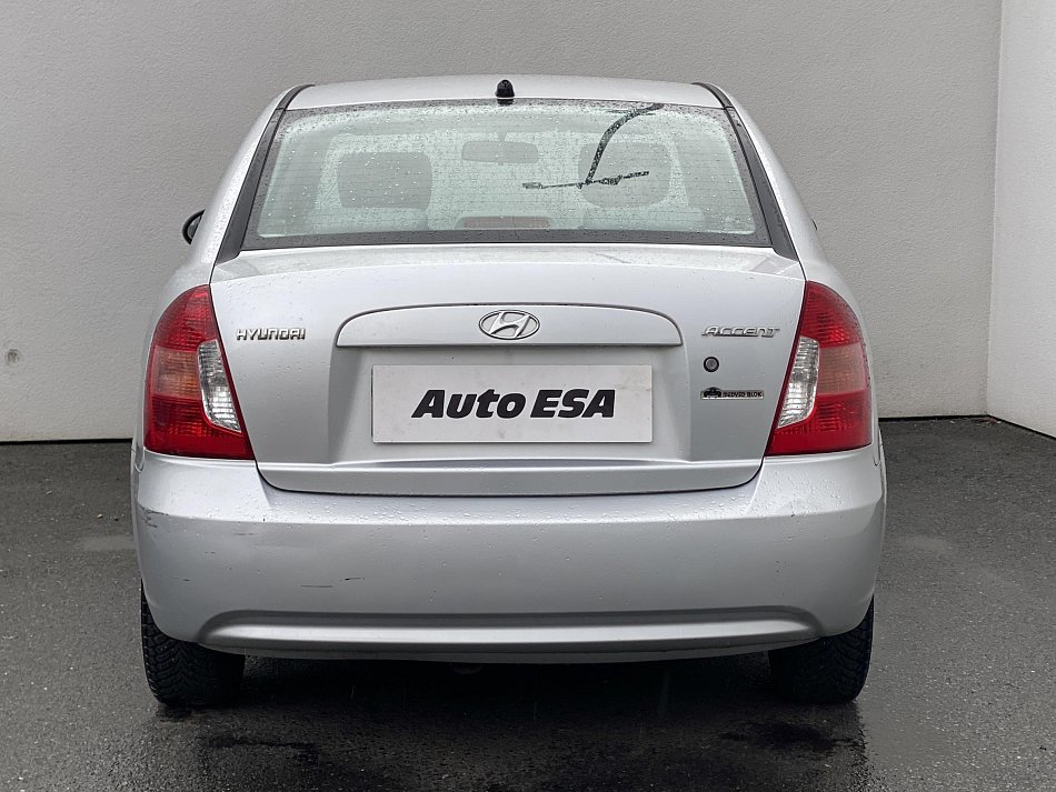 Hyundai Accent 1.4 i 