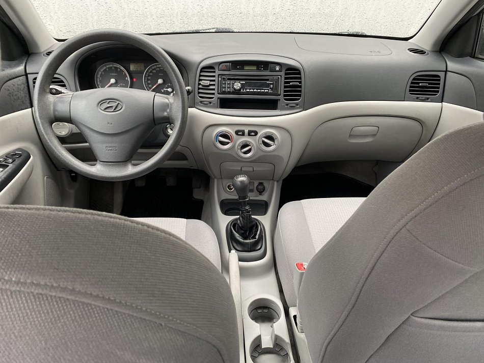Hyundai Accent 1.4 i 
