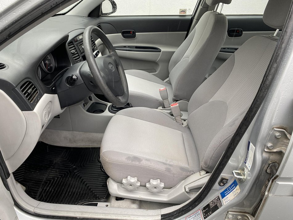 Hyundai Accent 1.4 i 