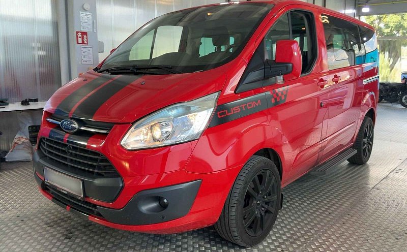 Ford Tourneo Custom 2.2TDCi Limited 8míst