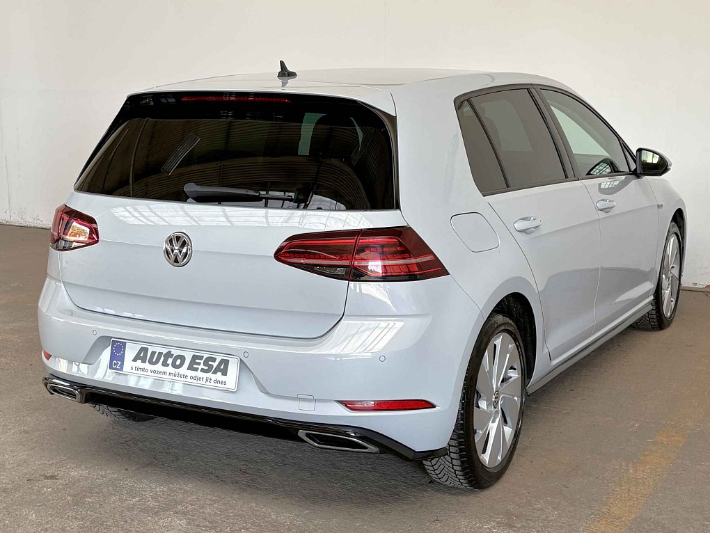 Volkswagen Golf 1.5 TSI 