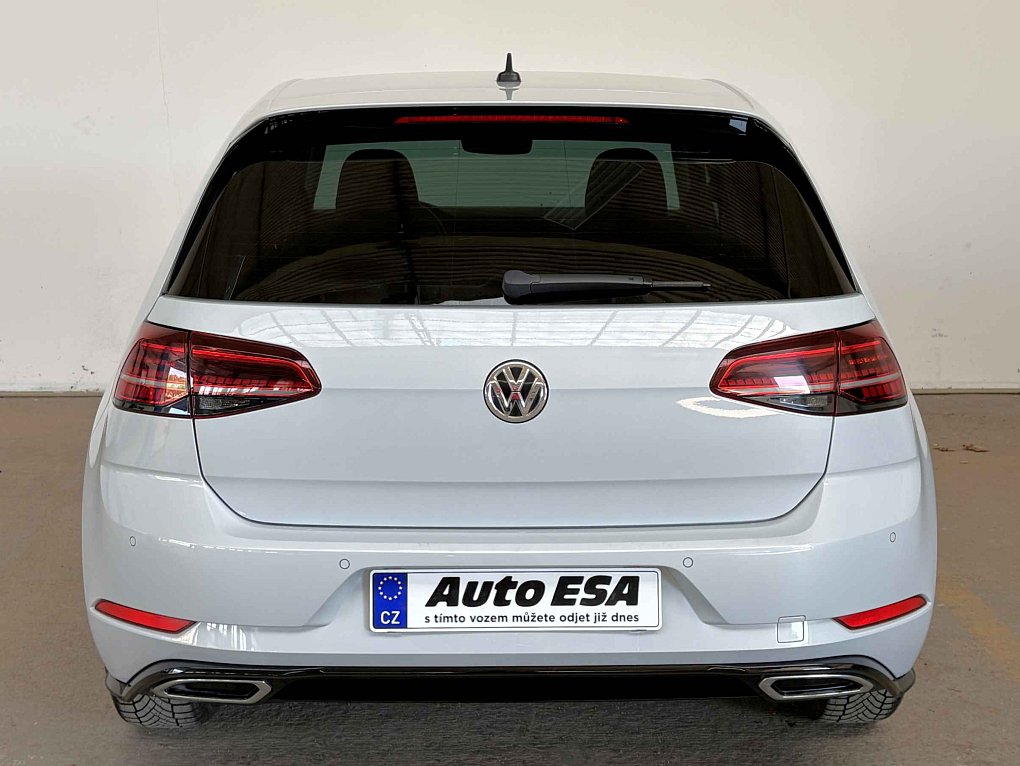 Volkswagen Golf 1.5 TSI 