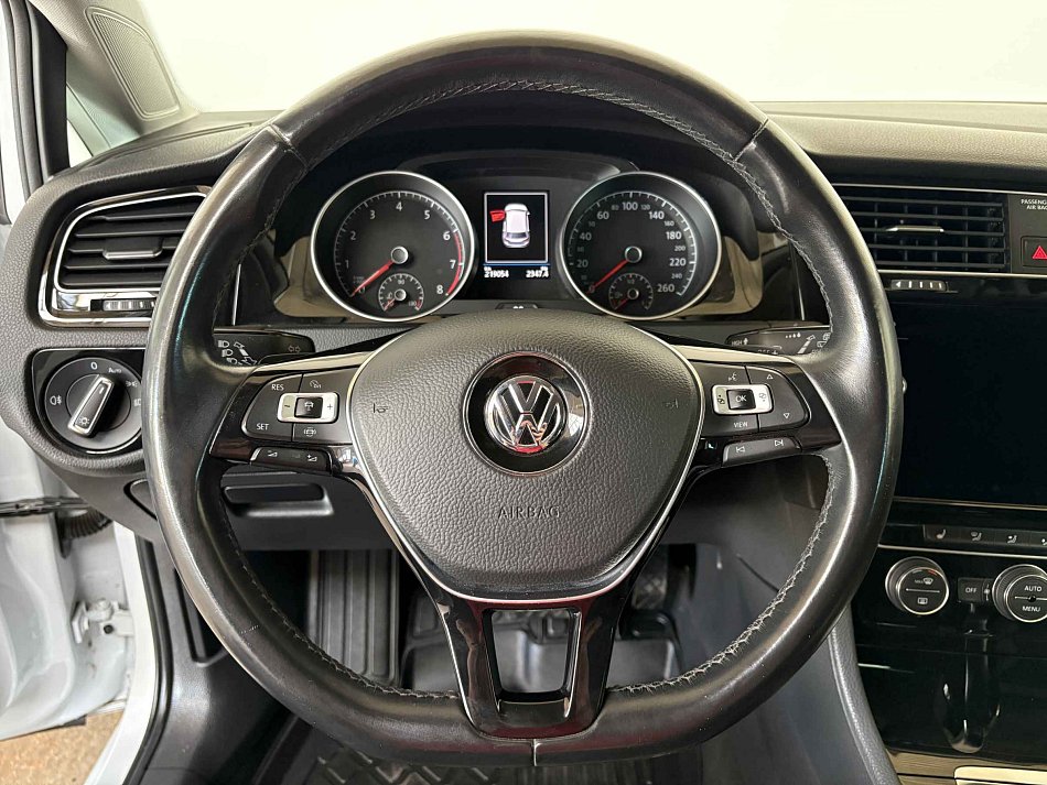 Volkswagen Golf 1.5 TSI 