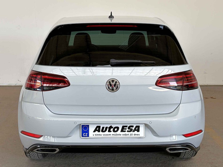 Volkswagen Golf 1.5 TSI 