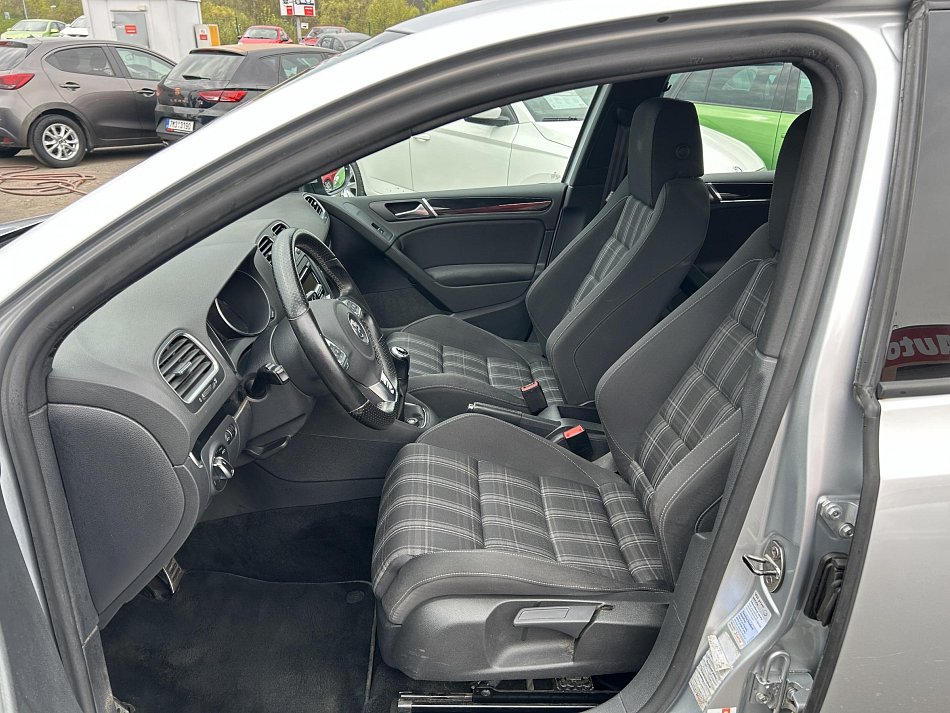 Volkswagen Golf 2.0TDi 