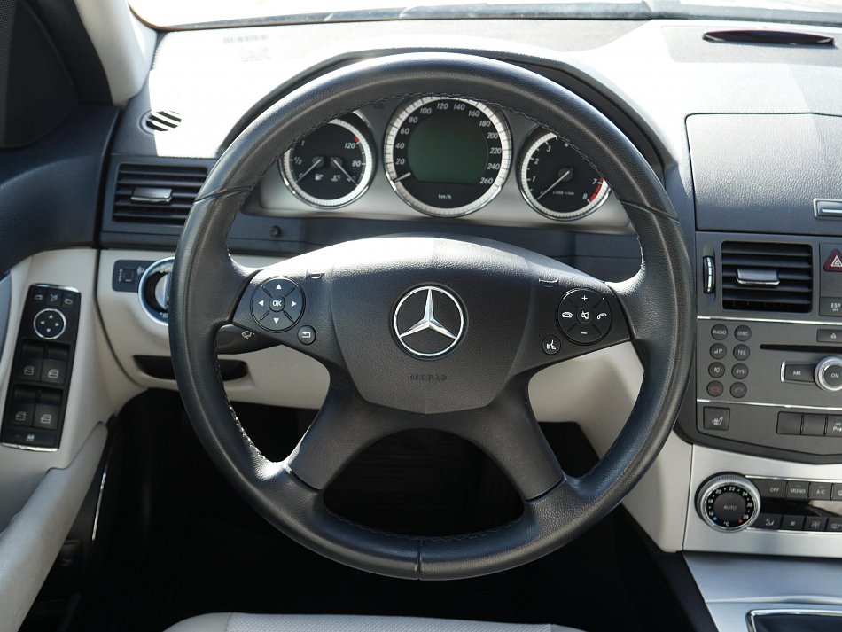 Mercedes-Benz Třída C 1.6i  C180