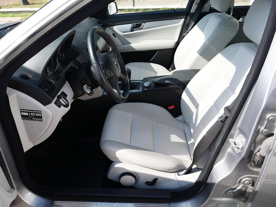 Mercedes-Benz Třída C 1.6i  C180