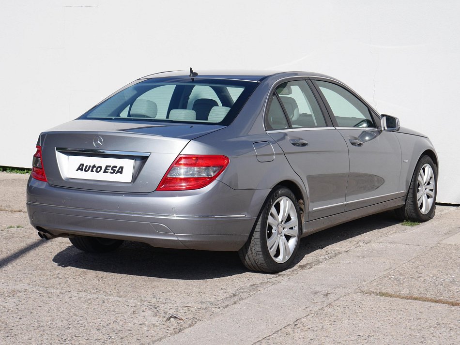 Mercedes-Benz Třída C 1.6i  C180