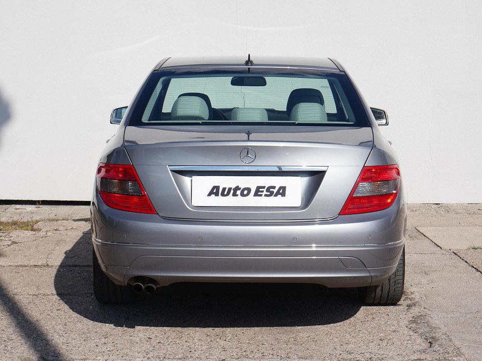 Mercedes-Benz Třída C 1.6i  C180